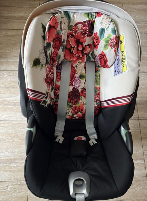 Автокрісло Cybex Cloud T i-size Spring Blossom Light