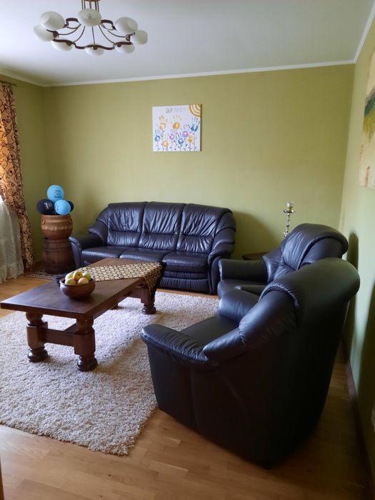 Продається просторий будинок з прибудовон(окремий вхід)