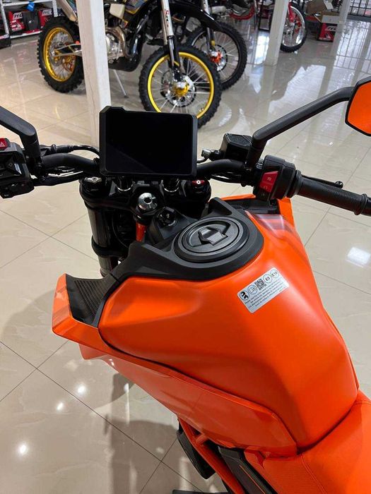 Мотоцикл KTM DUKE 390 2024 оранж