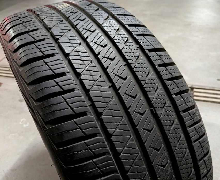 Opona całoroczna Vredestein Quatrac Pro 215/45 R17