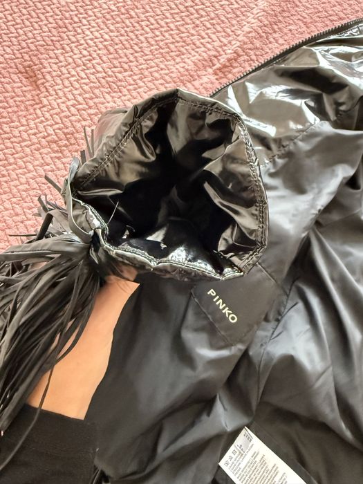 Kurtka zimowa PINKO GLOSSY z frędzlami S