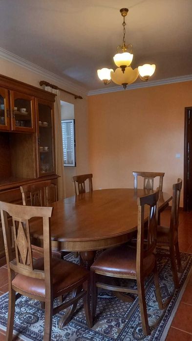 Mobília de sala trabalha em castanho