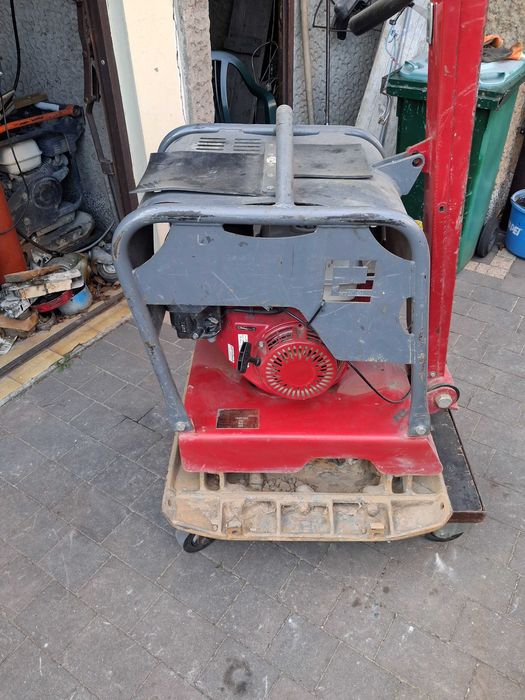 W bardzo dobrym stanie zagęszczarka