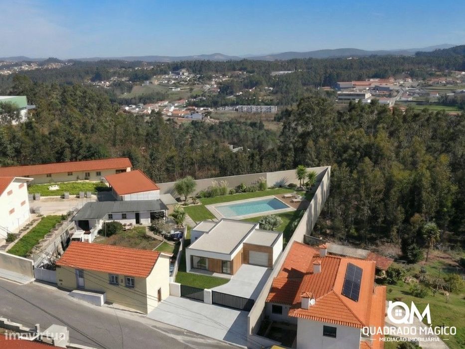 Terreno com 1870m² para Construir a Sua Moradia de Sonho, Próximo d...