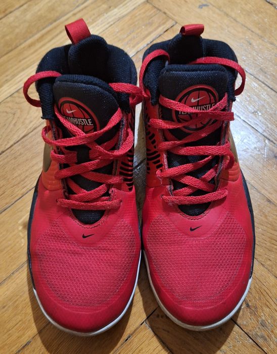 Buty koszykarskie NIKE TeamHustle rozmiar 37.5