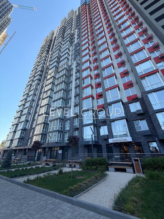 Продаж 1 кімнатної квартири (євродвушка) 42м2 в ЖК 4U, Святошинський район, вулиця Олега Мудрака, 1Б.