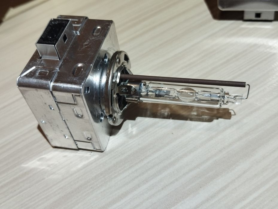 Лампочки ксенон Osram D3S Philips набор