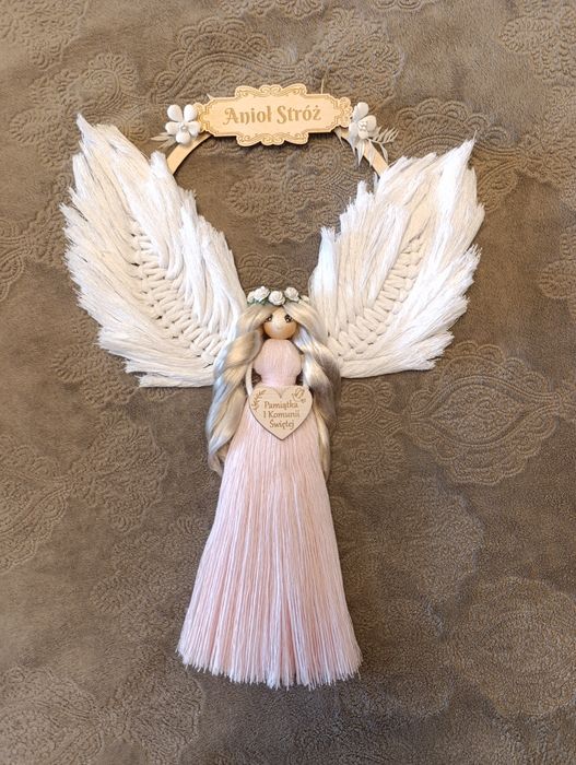 Anioł stróż na kole drewnianym Pierwsza Komunia Chrzest roczek urodzin