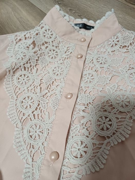 блузка з мереживом