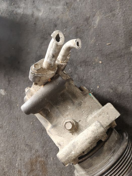 Sprężarka klimatyzacji kompresor renault Clio 3 1,4 benzyna laguna