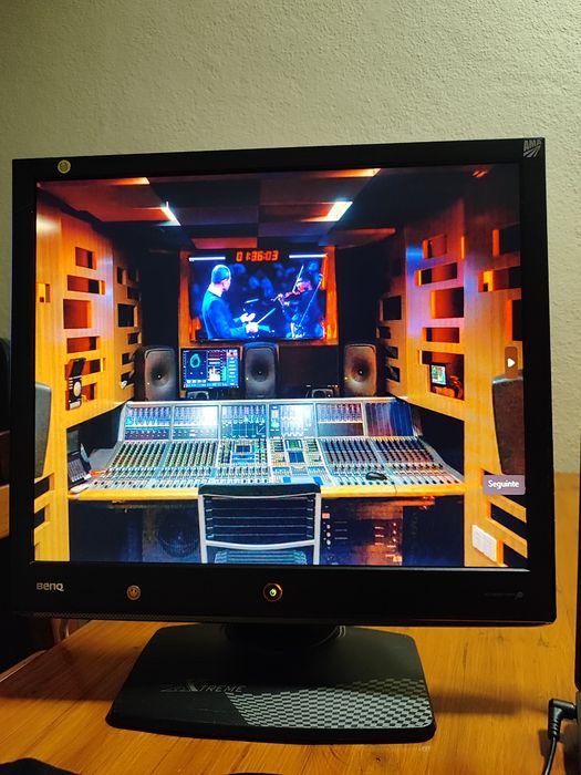 LCD monitor Benq  X900