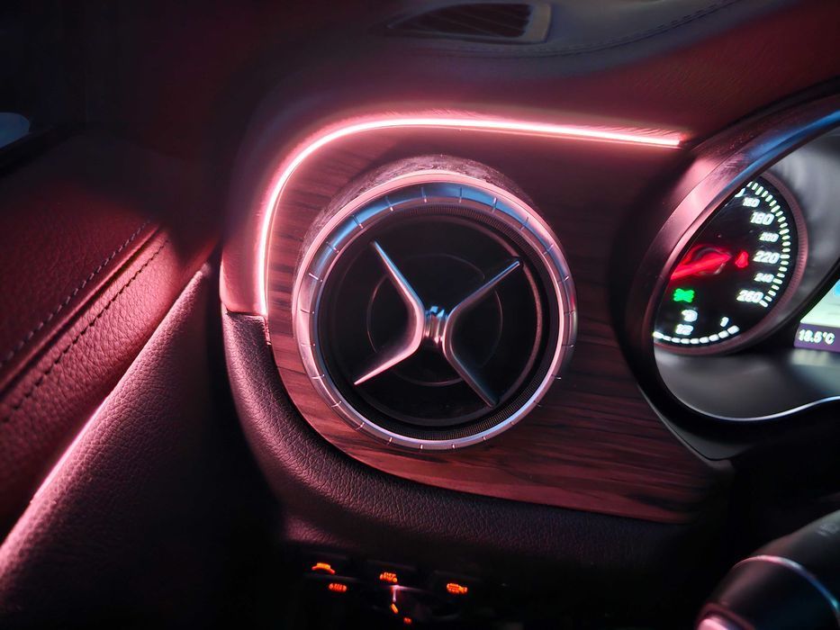 ŚWIATŁOWÓD LED AMBIENT OŚWIETLENIE WNĘTRZA 12V PASKI RGB MULTIKOLOR BEZ INGERENCJI KABLI SMARTFON BLUETOOTH PODŚWIETLENIE TUNING + MONTAŻ