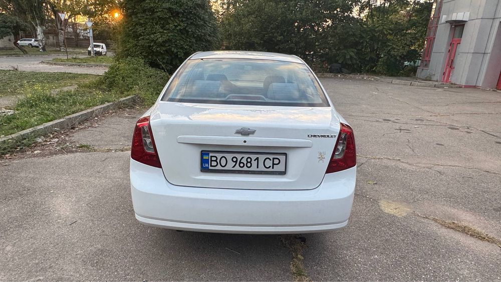 Chevrolet Lacetti 2010 1.6 бензин