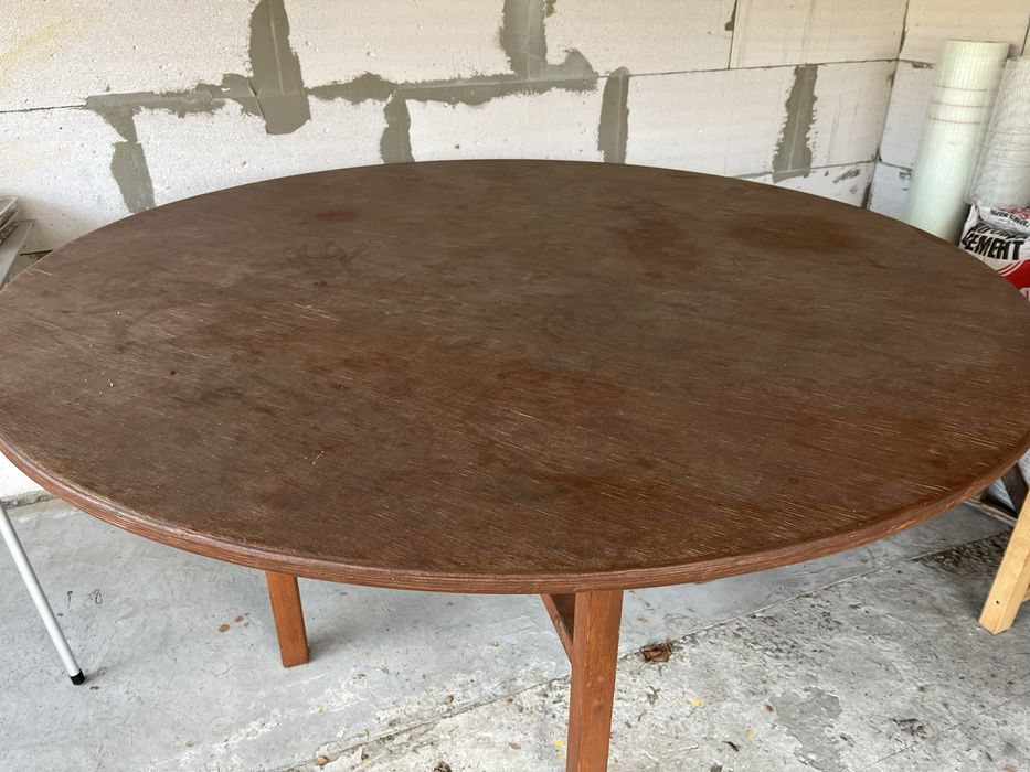 Стіл круглий для сада