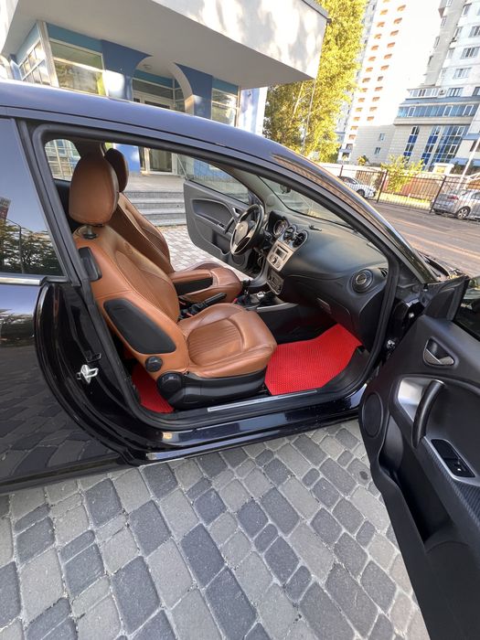 Продам машину Alfa Romeo
