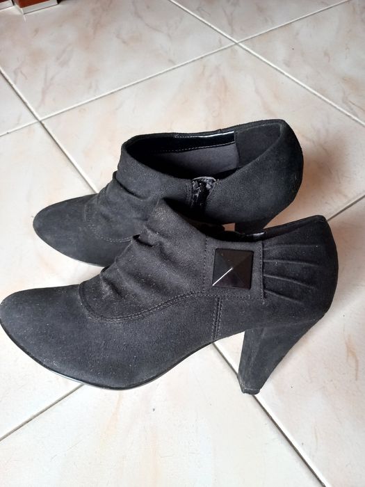 Botas sapato camurça preta