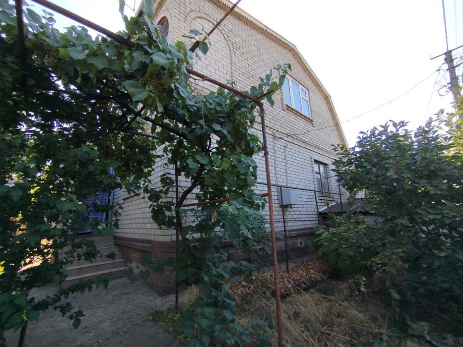 Продам  2х.этажный дом капитальной постройки цена 35т