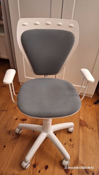 Krzesło biurowe dziecięce Ministyle White – białe