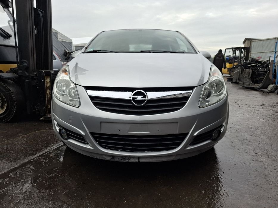 Opel Corsa D Lampy Przód Komplet Europa