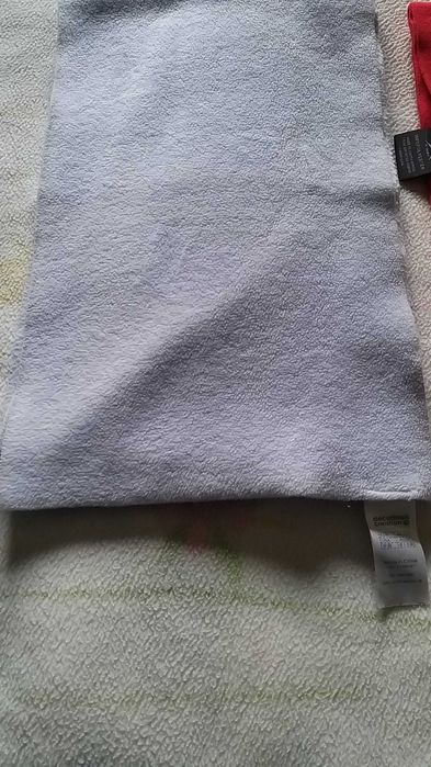 cachecol azul e vermelho