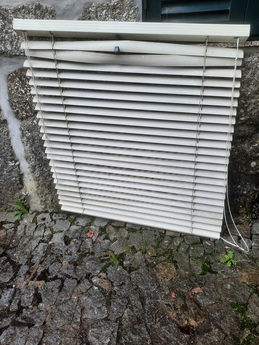 Estoro, com 1.15 x 1.08 (AxL)