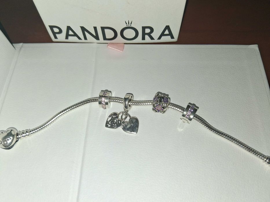 Pulseiras pandora com oferta de anel de prata