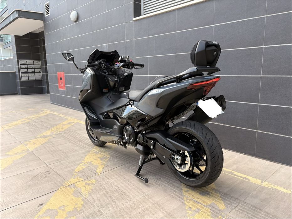 Tmax 560 Tech Max