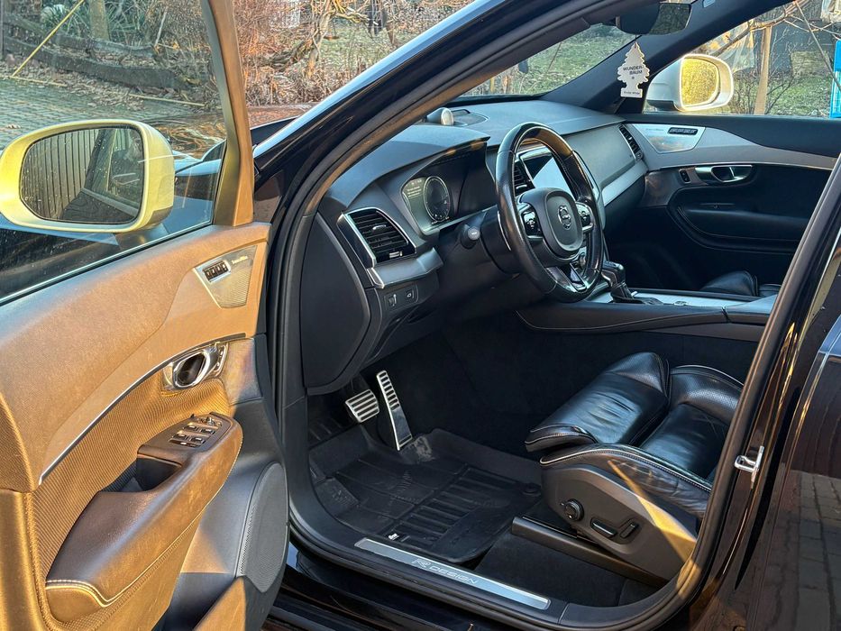 Volvo XC90 D5 AWD  R-design