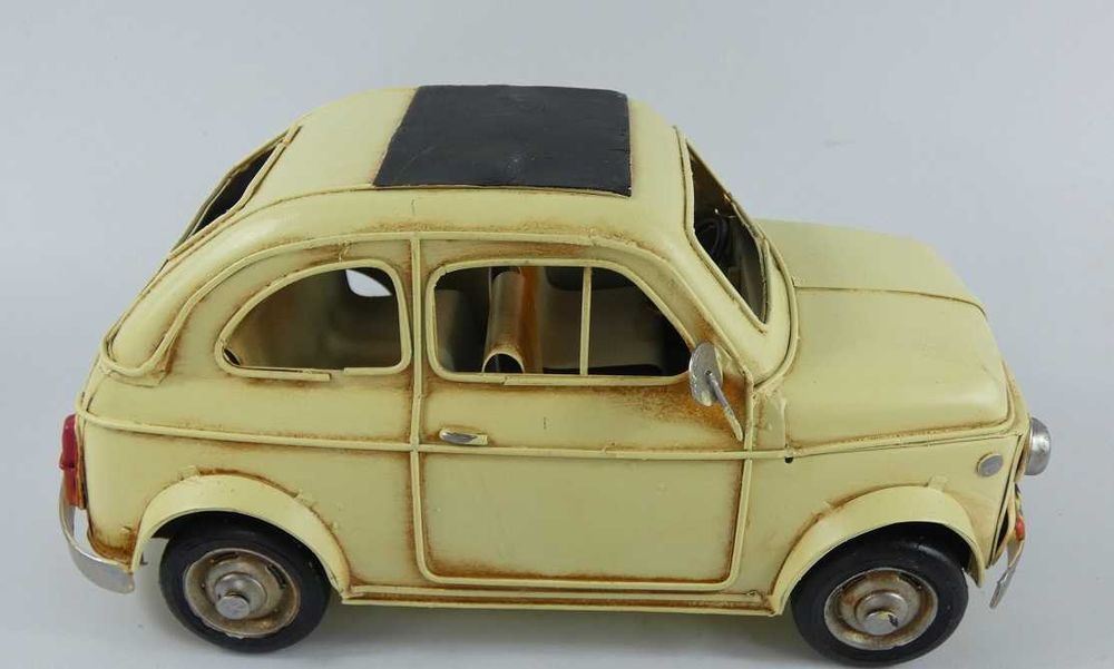 Metalowy kremowy model FIAT 500 pojazd AUTO