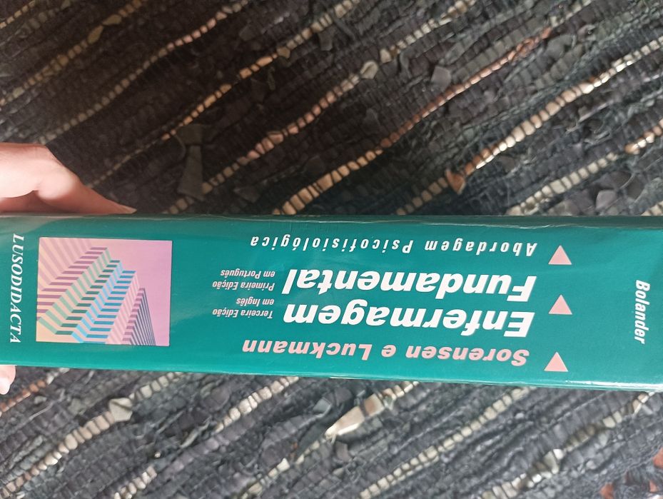 Livro "Enfermagem Fundamental - Abordagem Psicofisiologica"