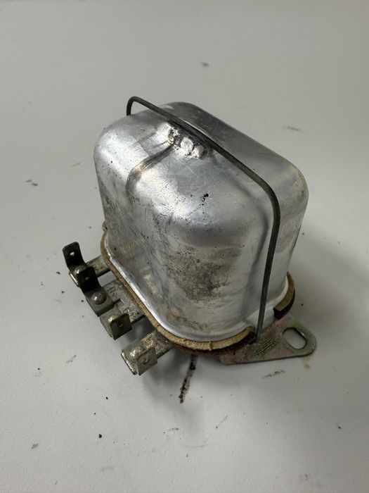 Regulator  napięcia MZ 6V