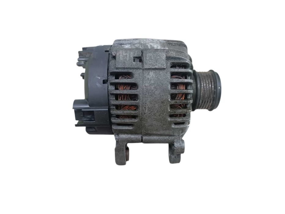 Alternator A3 A4 A6 Golf Passat Touran Leon Fabia  1.9D 140A