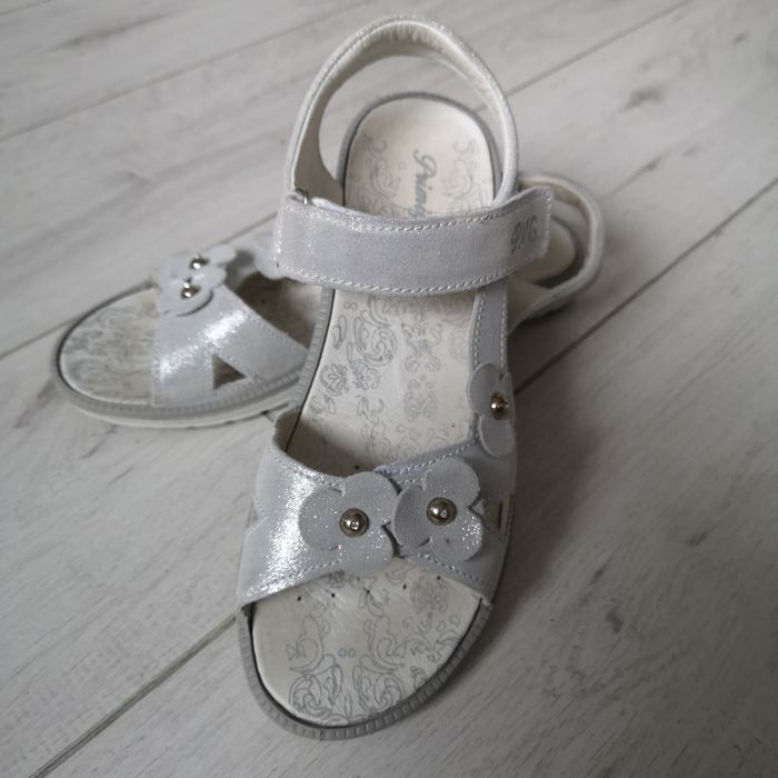 Sandały Primigi biale/ perlowe