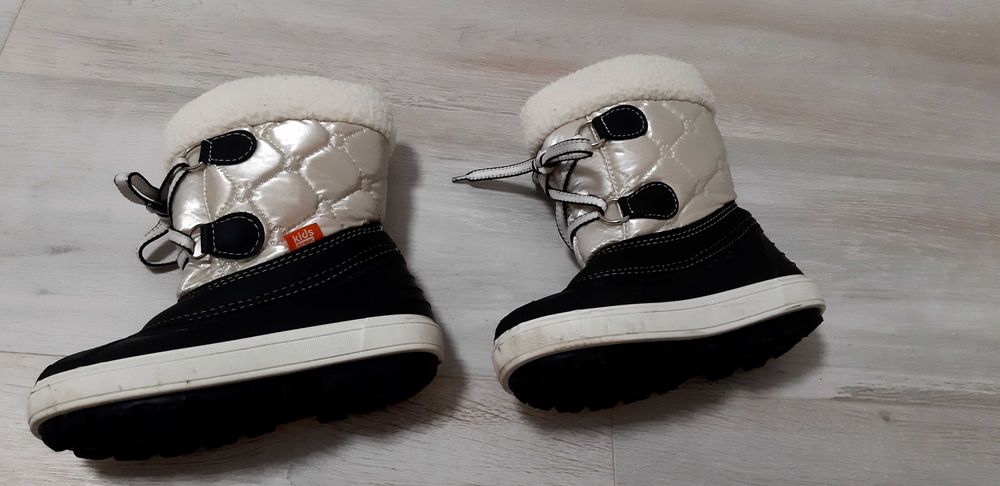 Продам детские сапожки