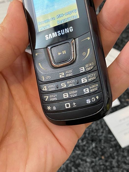 кнопочний телефон SAMSUNG 1282