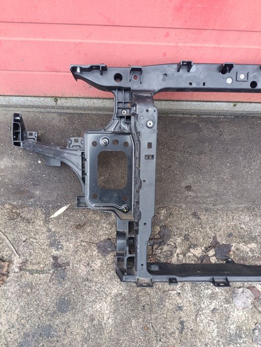 Hyundai i30 III pas przedni wszystkie wersje