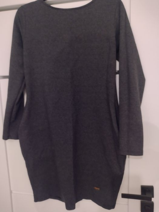 Sukienka szara .