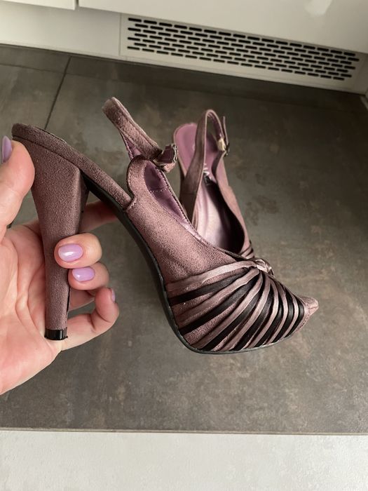 Szpilki Quazi 37, na platformie. Fioletowe buty. Sandały z paluszkiem