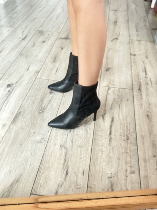 Ботильйони черевики сапожки на каблуку