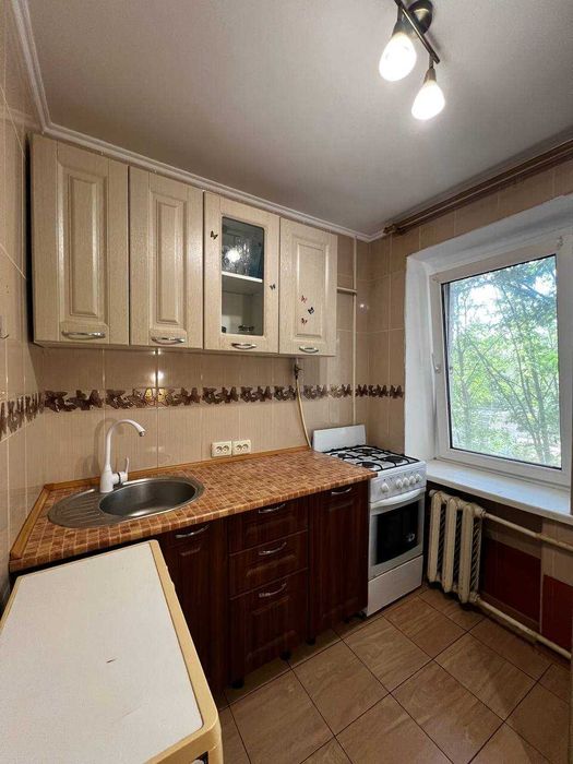 Продам 1 комнатную квартиру (Площадь Победы)