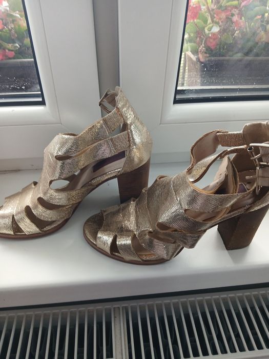 Buty damskie zlote