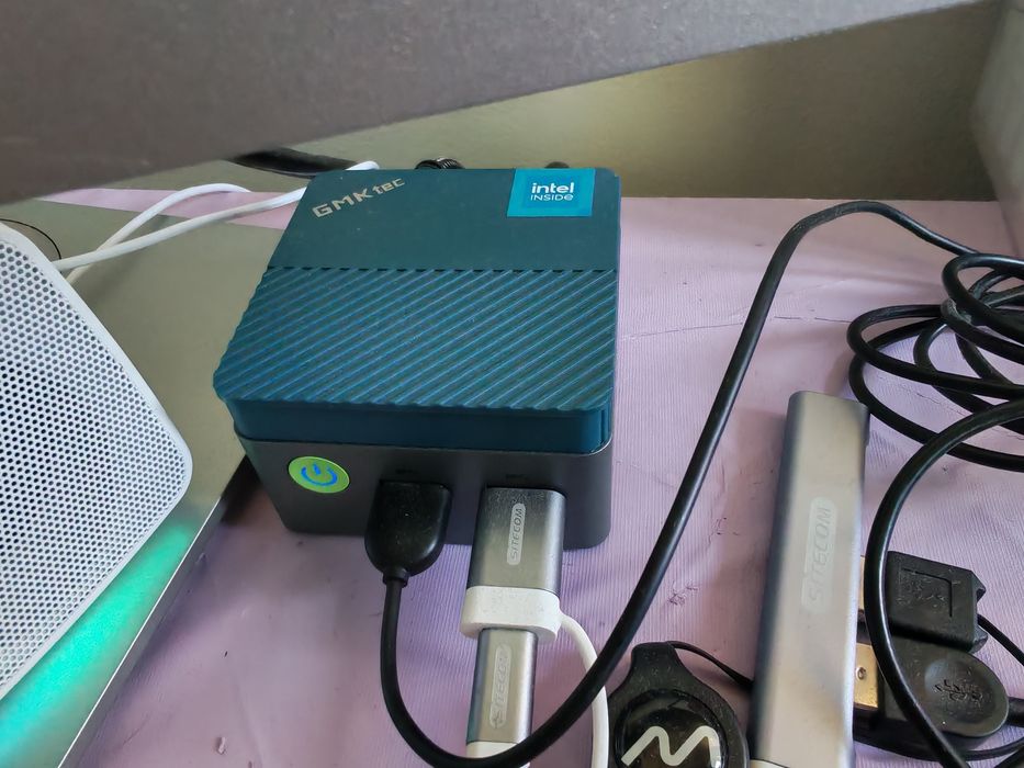 Mini PC GMKtec Nucbox G5 + Monitor HP 233+ Rato + Teclado