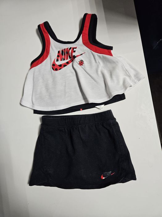Komplet dziewczęcy Nike biedronka bluzka spódniczka rozm 80