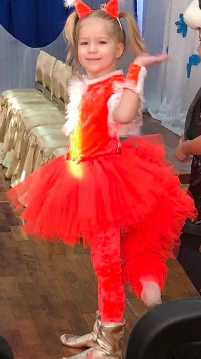 Прокат маскарадних костюмів та нарядів на свята та фотосесіі