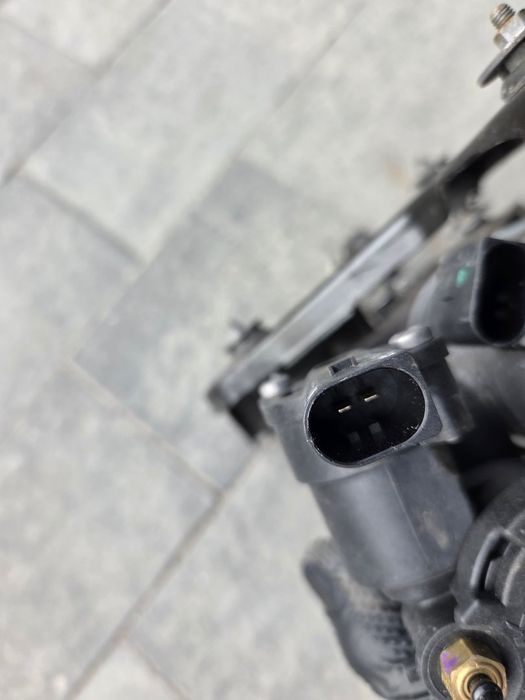 Kompresor zawieszenia NIVO BMW X5 E70 X6 E71 sprężarka 6859714 używana