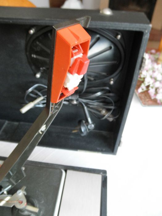 Gramofon UNITRA WG 550 . Dwie wkładki.