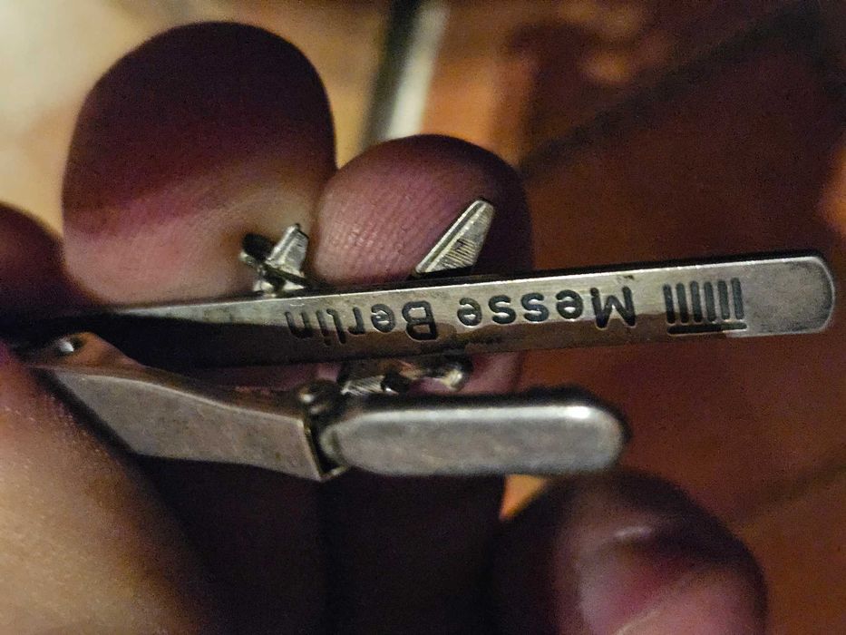 Srebna spinka do krawata