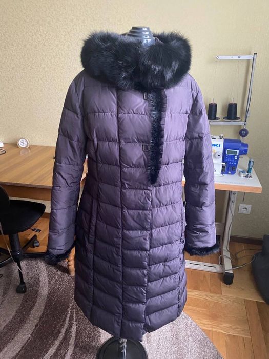 Зимова жіноча куртка