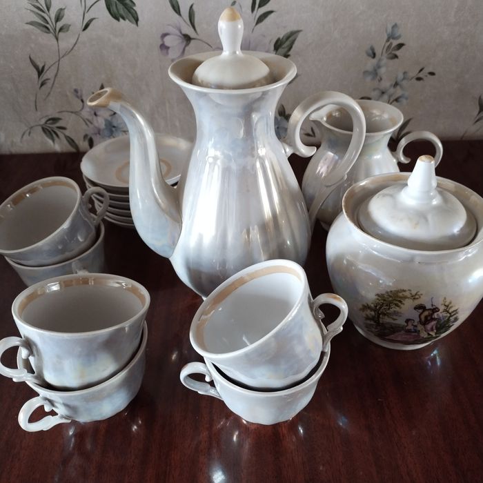 Продам кофейный сервиз .