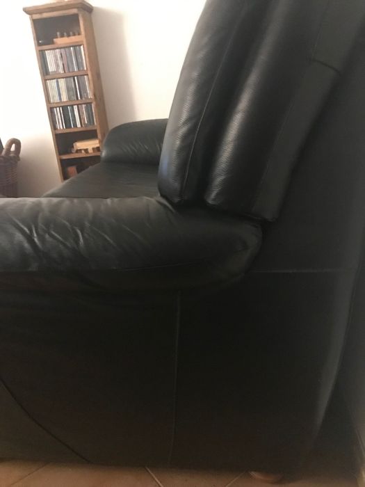 BAIXA de PREÇO                    Sofás pretos em pele genuína
